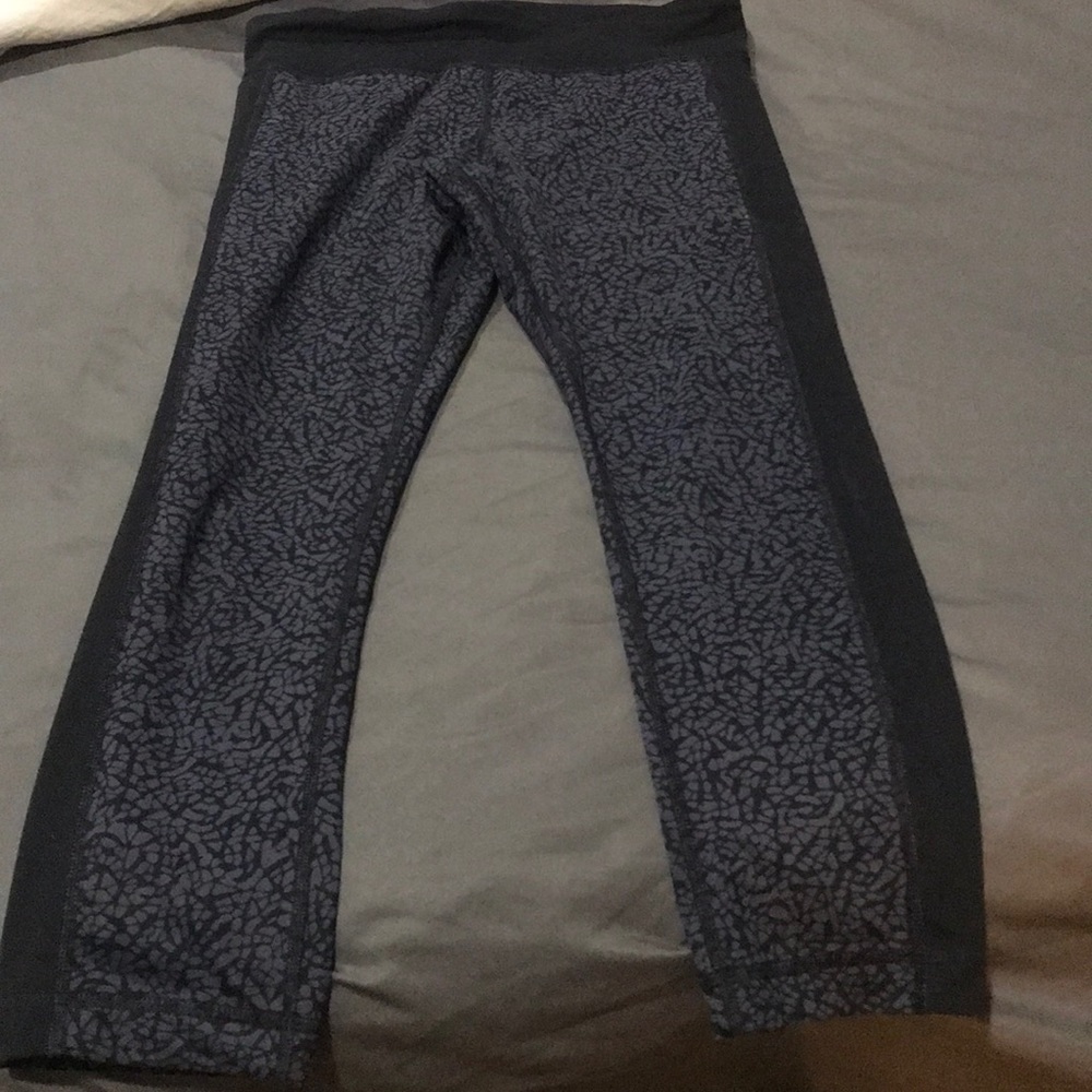 Under armour crop leggings